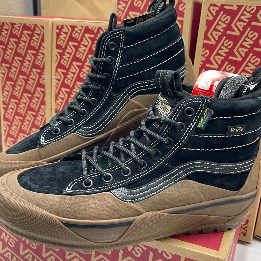 Vans Men’s Sk8-Hi Dip Mte-2
Black/Gum
VN0009QKB9M
Boots Cold Weather Snea… - Picture 7 of 16